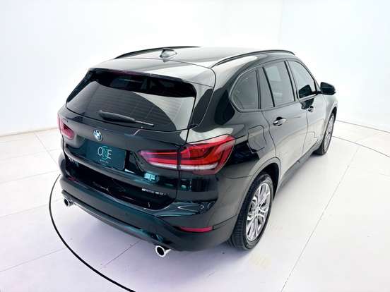 BMW-X1-2021