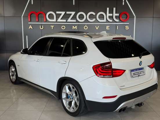 BMW-X1-2.0 16V TURBO GASOLINA SDRIVE20I 4P AUTOMÁTICO BMW-X1-2013