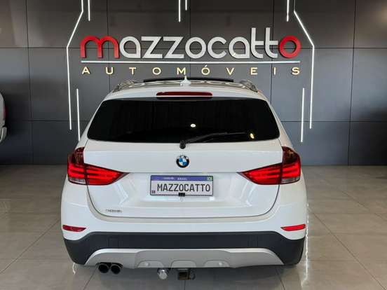 BMW-X1-2.0 16V TURBO GASOLINA SDRIVE20I 4P AUTOMÁTICO BMW-X1-2013