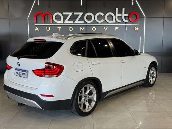 BMW-X1-2.0 16V TURBO GASOLINA SDRIVE20I 4P AUTOMÁTICO BMW-X1-2013
