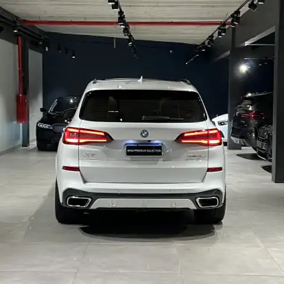 BMW-X5-2022