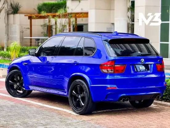 BMW-X5-4.4 M V8 32V BI-TURBO GASOLINA 4P AUTOMATICO BMW-X5-2010