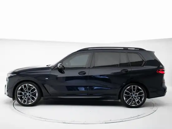 BMW-X7-2025