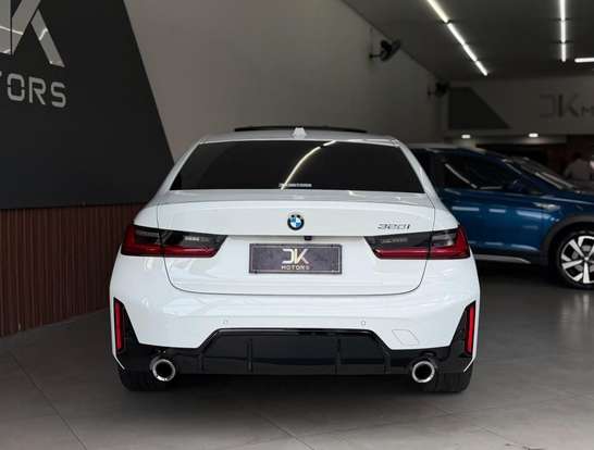 BMW-320i-2023