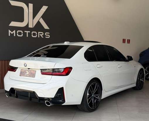 BMW-320i-2023