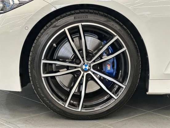 BMW-320i-2024