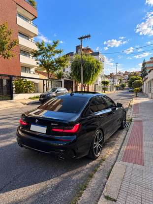 BMW-320i-2021