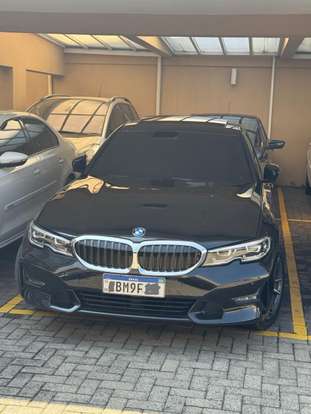 BMW-320i-2021