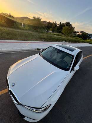 BMW-320i-2020