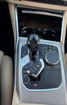 BMW-320i-2020