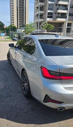 BMW-320i-2020