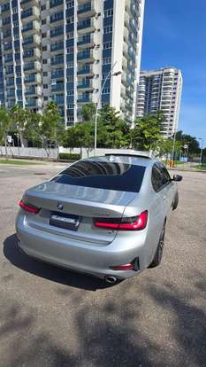 BMW-320i-2020