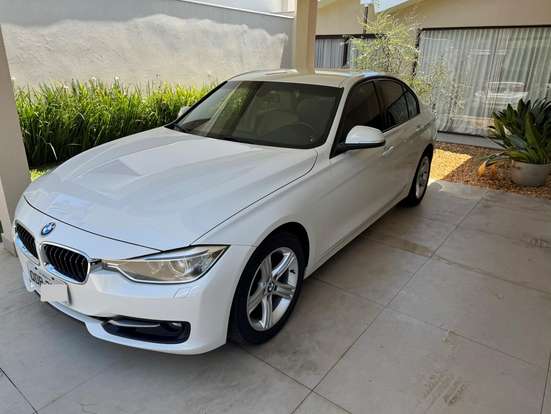 BMW-320i-2015