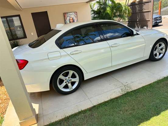 BMW-320i-2.0 SPORT GP 16V TURBO ACTIVE FLEX 4P AUTOMÁTICO BMW-320i-2015