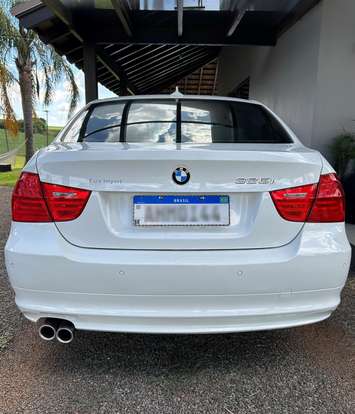 BMW-325i-2011
