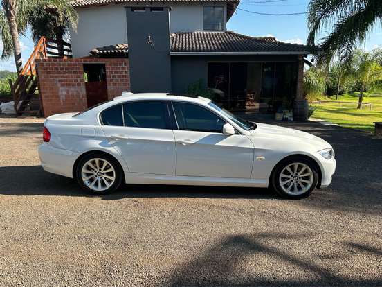 BMW-325i-2.5 SEDAN 24V GASOLINA 4P AUTOMÁTICO BMW-325i-2011
