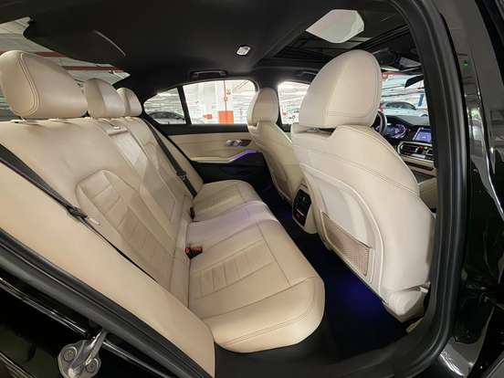 BMW-330i-2019