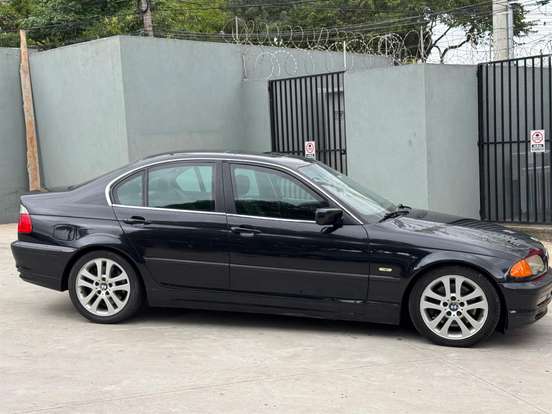 BMW-330i-2001