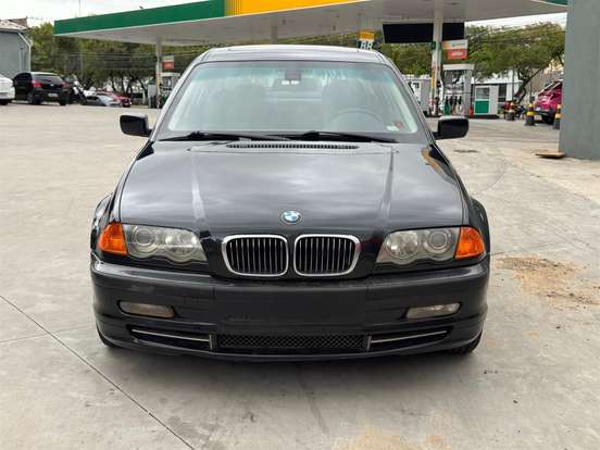 BMW-330i-2001