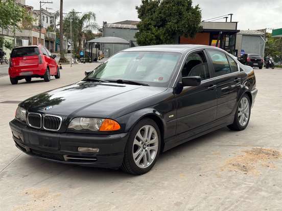 BMW-330i-2001