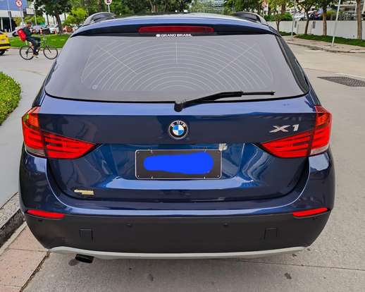 BMW-X1-2011