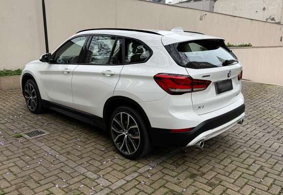 BMW-X1-2022