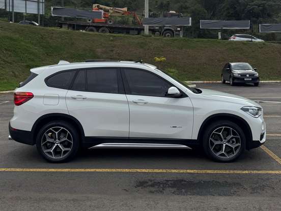 BMW-X1-2.0 16V TURBO ACTIVEFLEX SDRIVE20I X-LINE 4P AUTOMÁTICO BMW-X1-2018