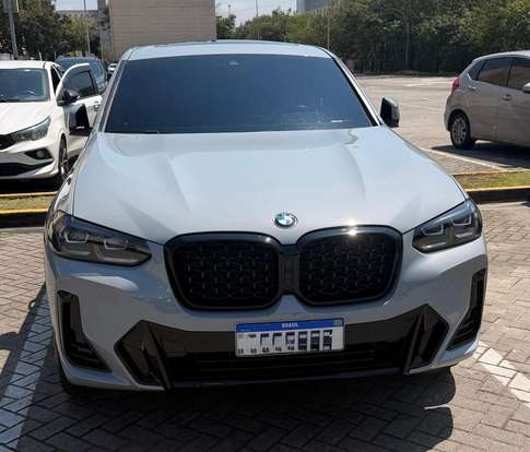 BMW-X4-2022