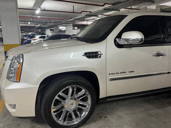 CADILLAC ESCALADE 6.2 PLANTINUM AWD V8 FLEX 4P AUTOMATICO