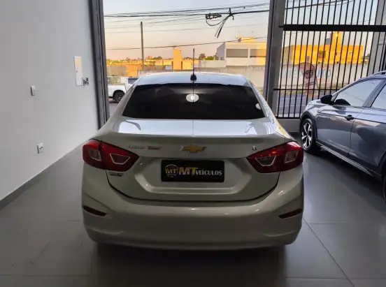 CHEVROLET-CRUZE-2017