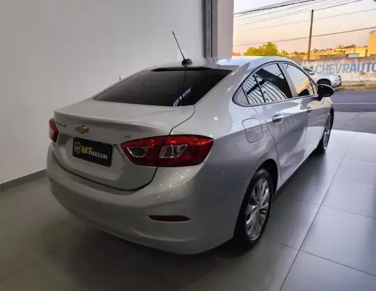 CHEVROLET-CRUZE-2017