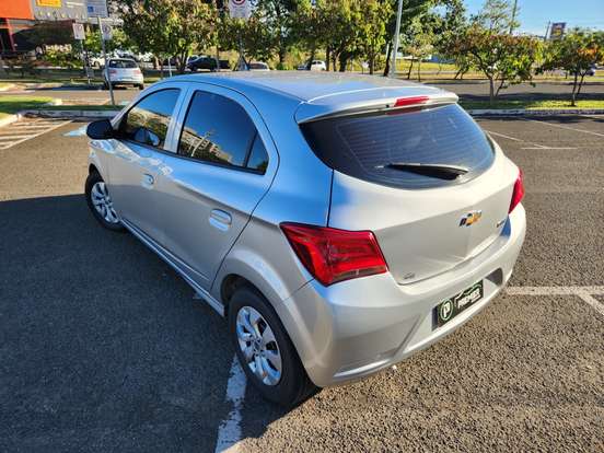 CHEVROLET-ONIX-2020