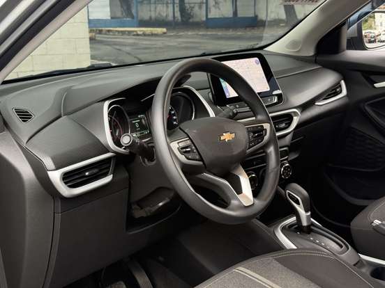 CHEVROLET-TRACKER-2023