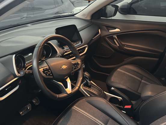CHEVROLET-TRACKER-2023
