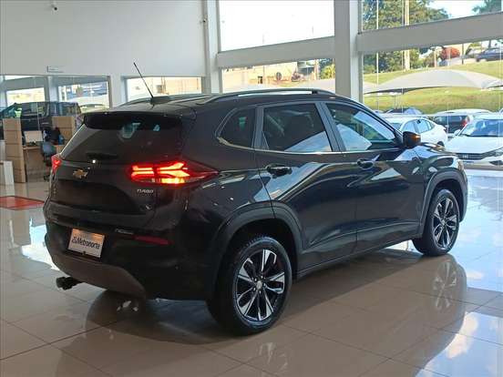 CHEVROLET-TRACKER-2023