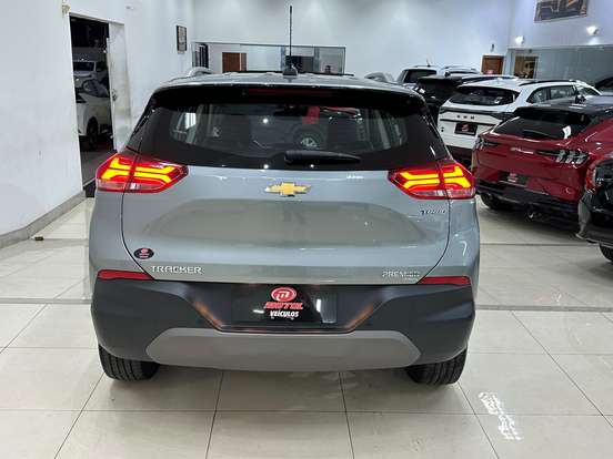 CHEVROLET-TRACKER-2025