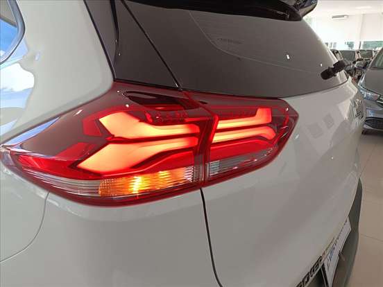 CHEVROLET-TRACKER-2023