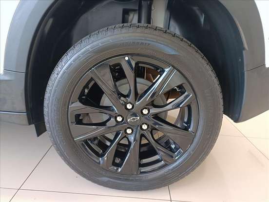 CHEVROLET-TRACKER-2023