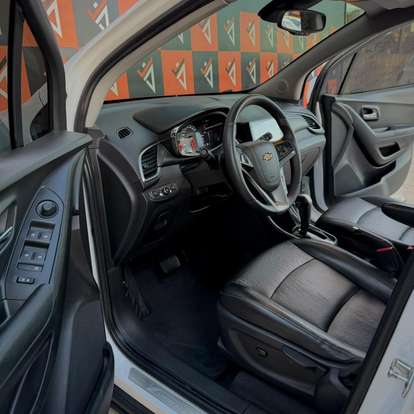 CHEVROLET-TRACKER-2017
