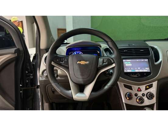 CHEVROLET-TRACKER-2015