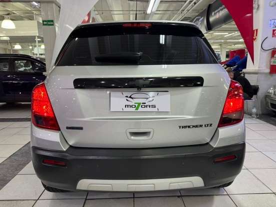 CHEVROLET-TRACKER-2015