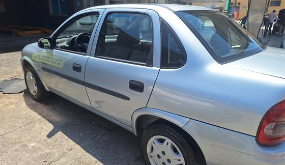 CHEVROLET CLASSIC 1.0 MPFI VHC SUPER 8V GASOLINA 4P MANUAL