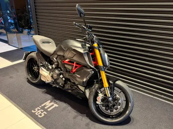 DUCATI-DIAVEL 1260 S-2023