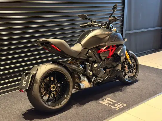 DUCATI-DIAVEL 1260 S-2023