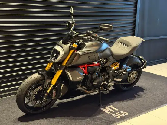 DUCATI-DIAVEL 1260 S-2023