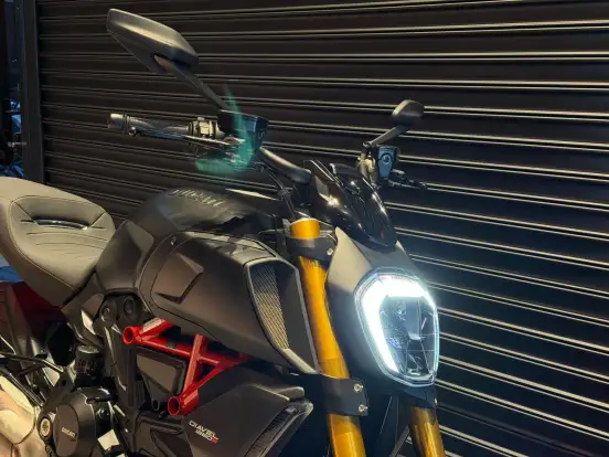 DUCATI-DIAVEL 1260 S-2023