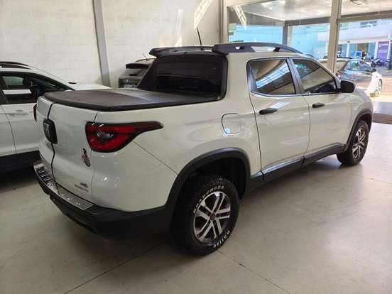FIAT-TORO-2016
