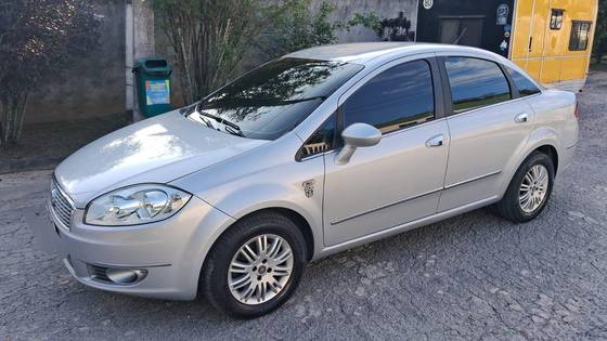 FIAT LINEA 1.8 ESSENCE 16V FLEX 4P AUTOMATIZADO
