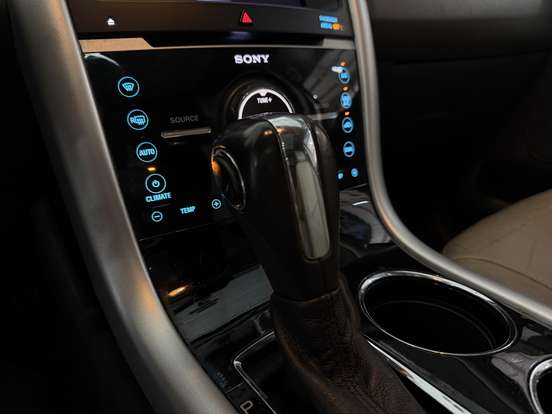 FORD-EDGE-2012