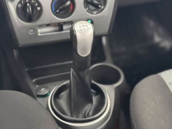FORD-FIESTA-2012